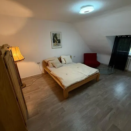 Gemuetliches Buchen Mit Gemeinschaftsbad * كارلسروه